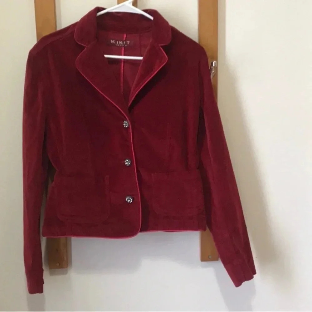 Kikit Jeans burgundy/ red jacket. Cute button detailing.